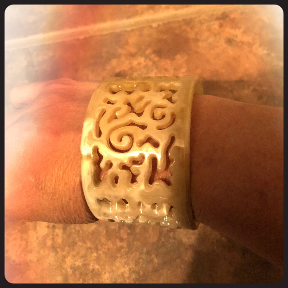 Beautiful bracelet cream